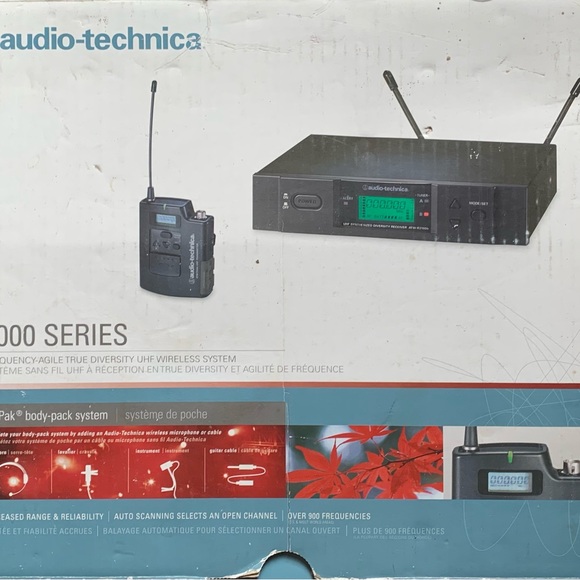 Audio-Technica third-generation 3000 Series wireless system - Picture 2 of 2